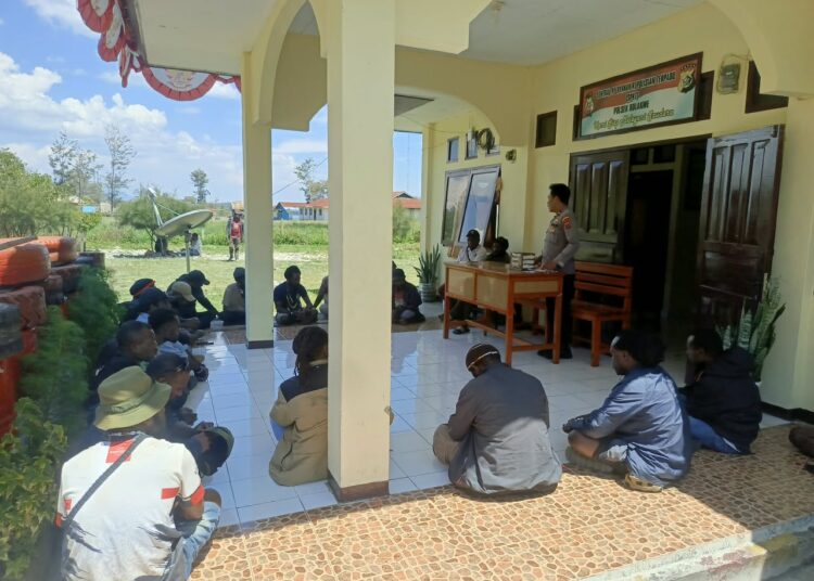 Mediasi secara Kekeluargaan, Polsek Bolakme Damaikan Warga