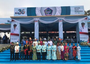 Perkuat Sinergi Menuju Bitung Maju Sejahtera, Dandim 1310/Bitung Bersama Ketua Persit KCK Cab LXII, Hadiri Upacara Peringatan HUT ke-36 Kota Bitung