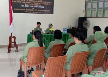 Pererat Silaturahmi dan Pembinaan Anggota, Ketua Persit KCK Cabang LXII Kodim 1310/Bitung Ny. Meryah Dewa Made Kunjungi Ranting 5 Dimembe dan Ranting 2 Bitung