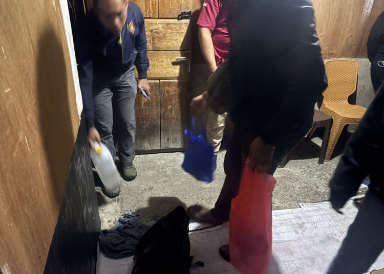 Sat Resnarkoba Polres Jayawijaya Gelar Razia Miras di Wamena, Amankan 12 Botol dan 1 Jeriken Cap Tikus