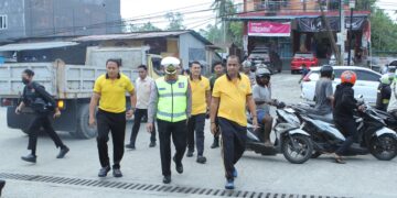 ‎Kapolda Papua Barat Tinjau Antrean BBM di SPBU Sowi 4 Manokwari, Pastikan Pelayanan Berjalan Tertib
