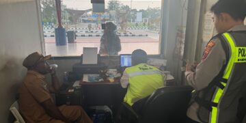 Kabut Asap Ganggu Penerbangan, Polsek Kawasan Bandara Wamena Koordinasi dengan Maskapai