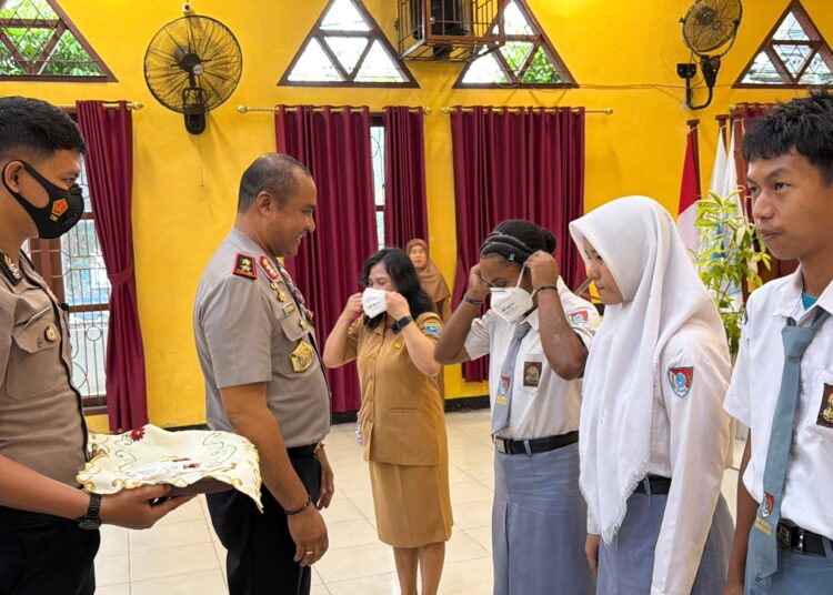 Kapolda Papua Barat Kunjungi SMA Negeri 2 Manokwari, Perkuat Kepedulian Polri terhadap Dunia Pendidikan