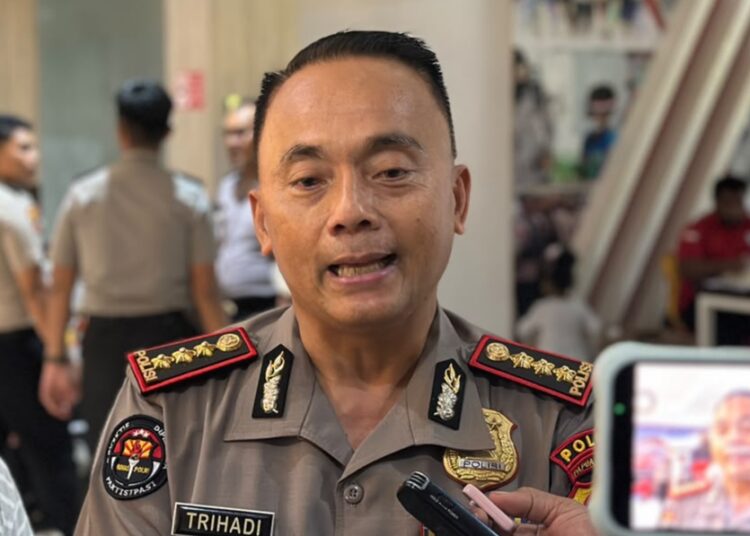 Sambut HUT Humas Polri ke-75, Bidhumas Polda Papua Barat Lanjutkan Rangkaian Bakti Sosial dengan Donor Darah Dan Pemeriksaan Mata Serta Pembagian 80 Kacamata Gratis