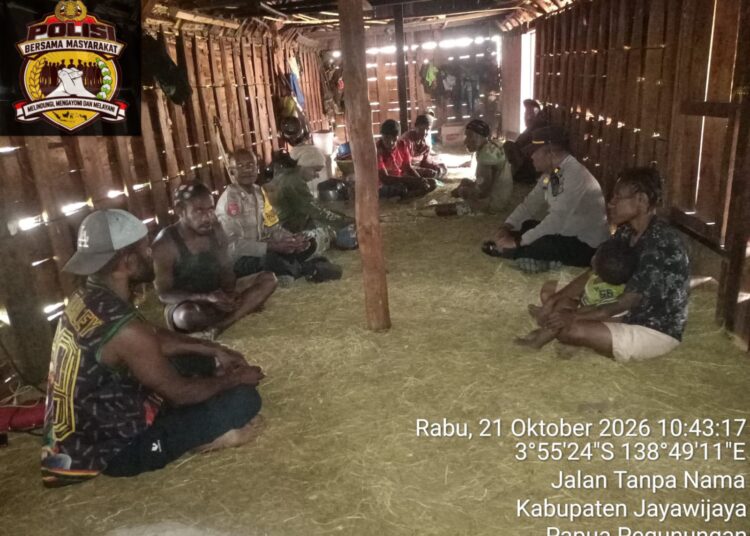 Polsek Asologaima Sambangi Warga Silokarno Doga, Ajak Bersama Jaga Kamtibmas