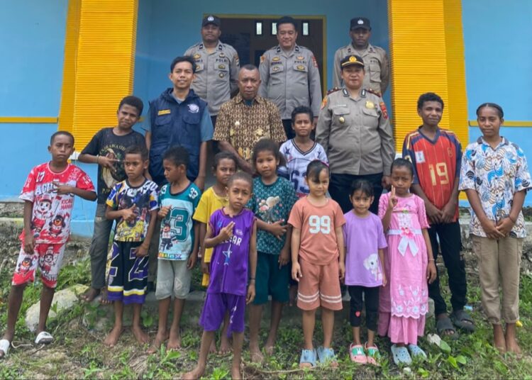 Atasi Kebosanan Anak Akibat Karhutla, Polsek Fakfak Timur Bersama Tim Ekspedisi Patriot Unhas Hadirkan Keceriaan di RUKITA Kampung Weri
