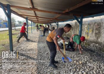 Polsek Kawasan Bandara Wamena Bersama Satgas ODC 2026 Bersihkan Pasar Karujaya Lewat Green Policing