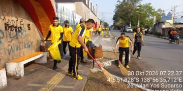 Polres Jayawijaya Gelar Green Policing, Bersihkan Lingkungan Tugu Salib Wamena