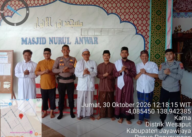Polsek Kawasan Bandara Wamena Pererat Silaturahmi dengan Jemaah Masjid Anwar melalui Jumat Keliling